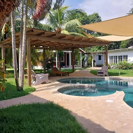 Villa Monterico- Casa En La Playa Pitas2